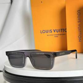 Picture of Louis Vuitton Sunglasses _SKUfw74907719fw